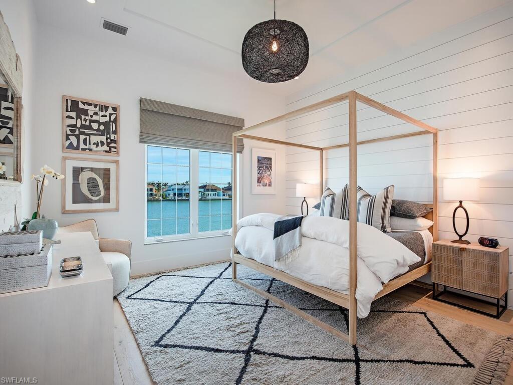 4000 Gulf Shore BLVD N # 1600