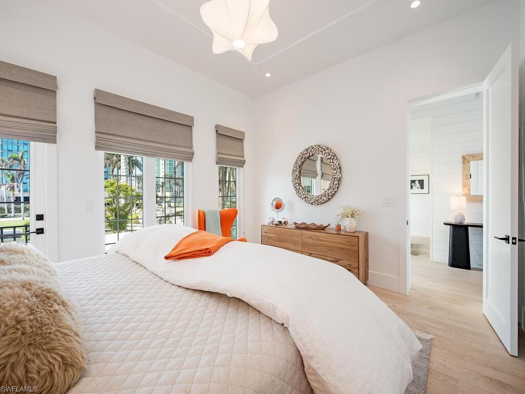 4000 Gulf Shore BLVD N # 1600