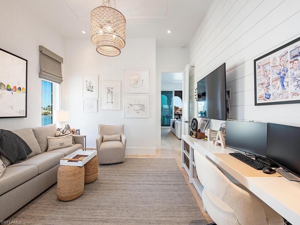 4000 Gulf Shore BLVD N # 1600