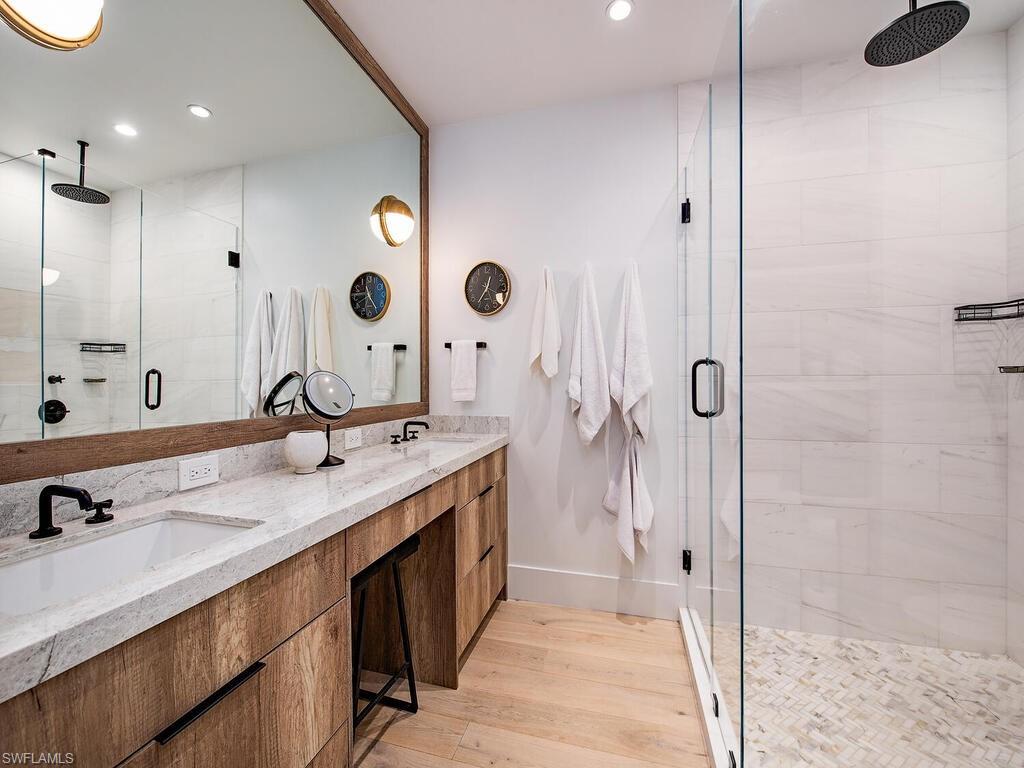 4000 Gulf Shore BLVD N # 1600