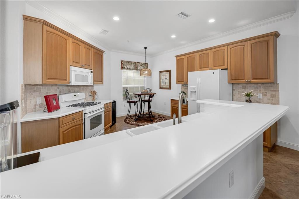 9243 Tesoro LN # 103