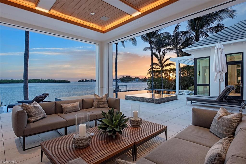 700 Admiralty Parade W