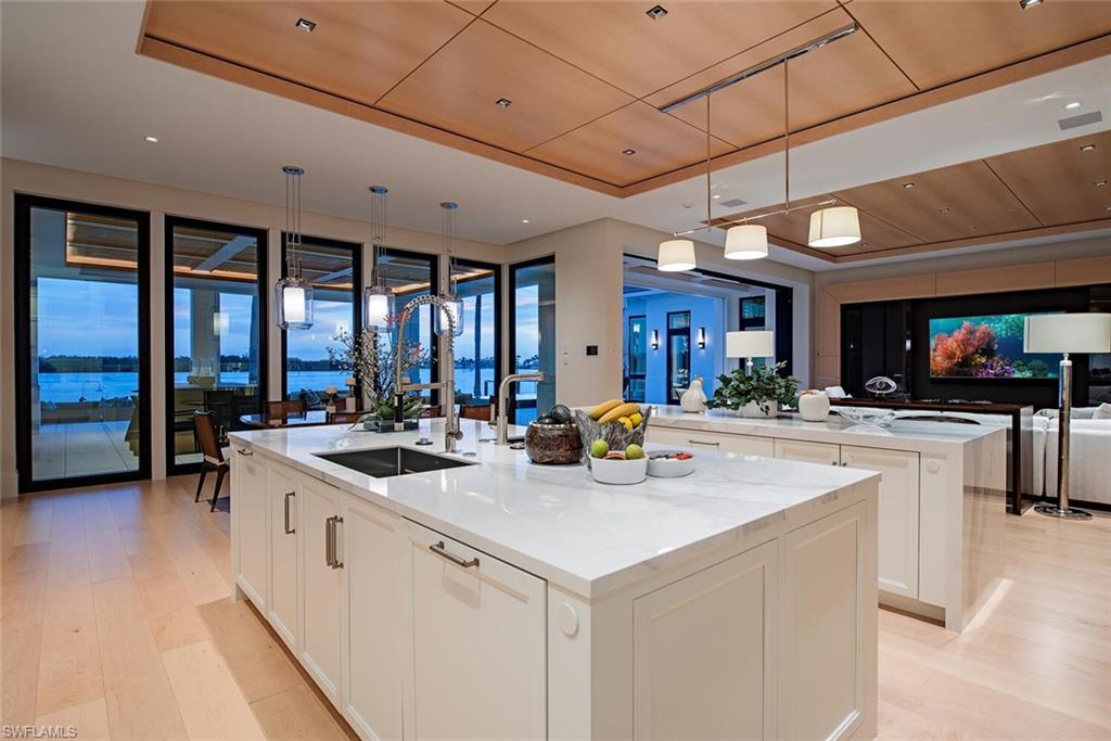 700 Admiralty Parade W