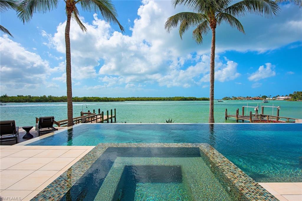 700 Admiralty Parade W