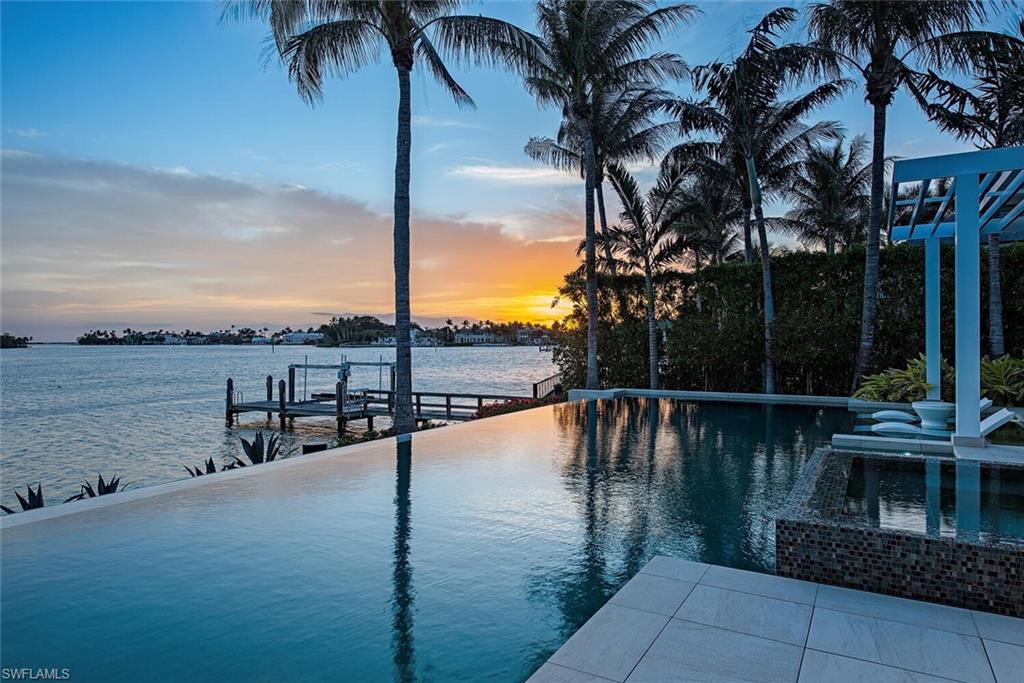 700 Admiralty Parade W