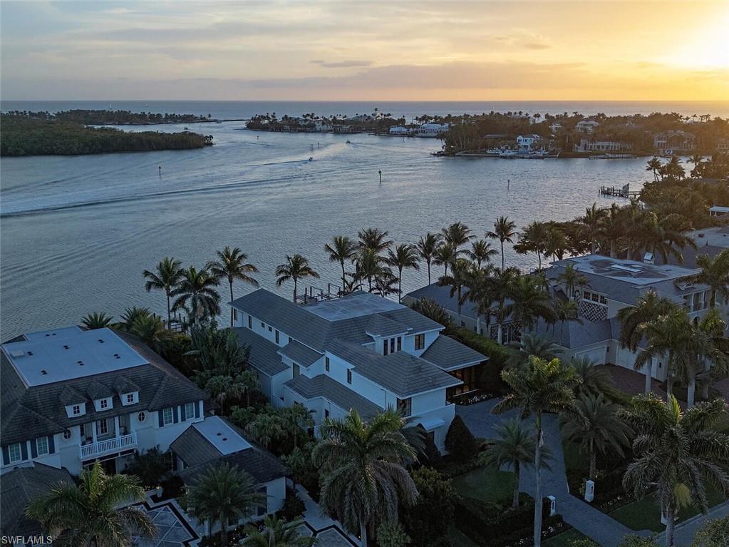 700 Admiralty Parade W