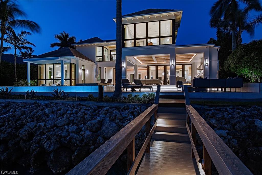 700 Admiralty Parade W