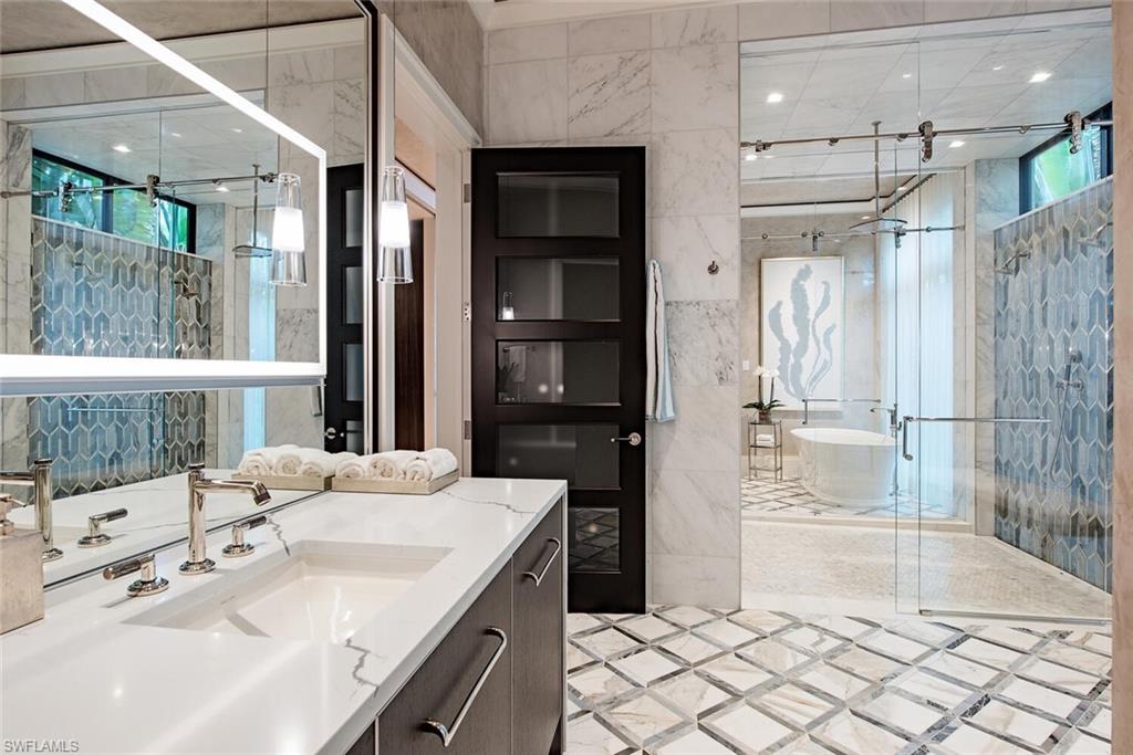 700 Admiralty Parade W