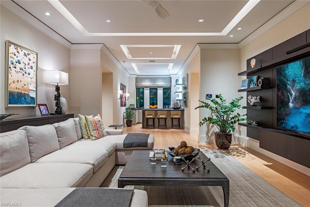 700 Admiralty Parade W