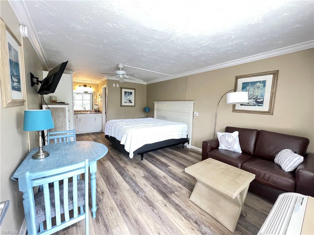 2555 TAMIAMI TRL N # 115