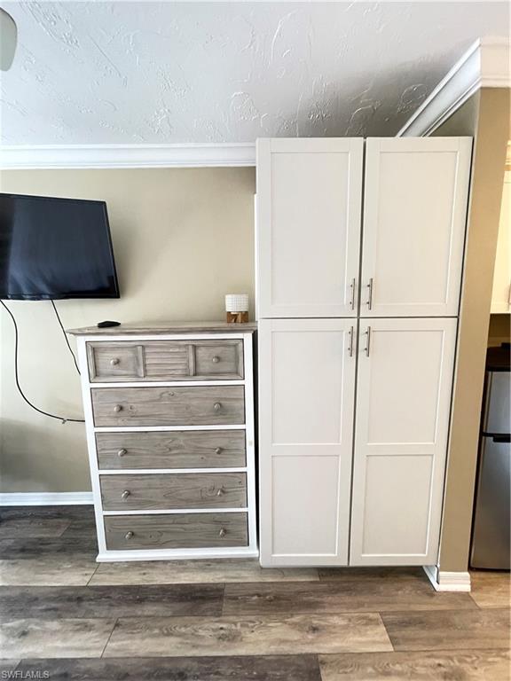 2555 TAMIAMI TRL N # 115