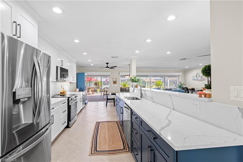 6436 Cocos DR