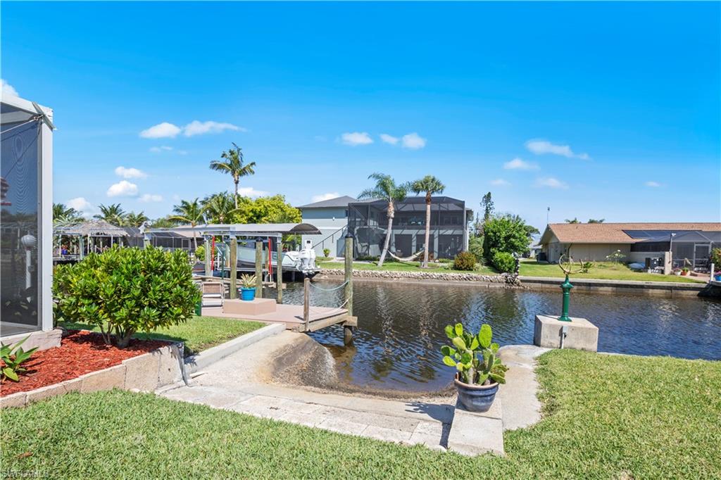 6436 Cocos DR