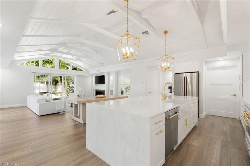 645 Park Shore DR
