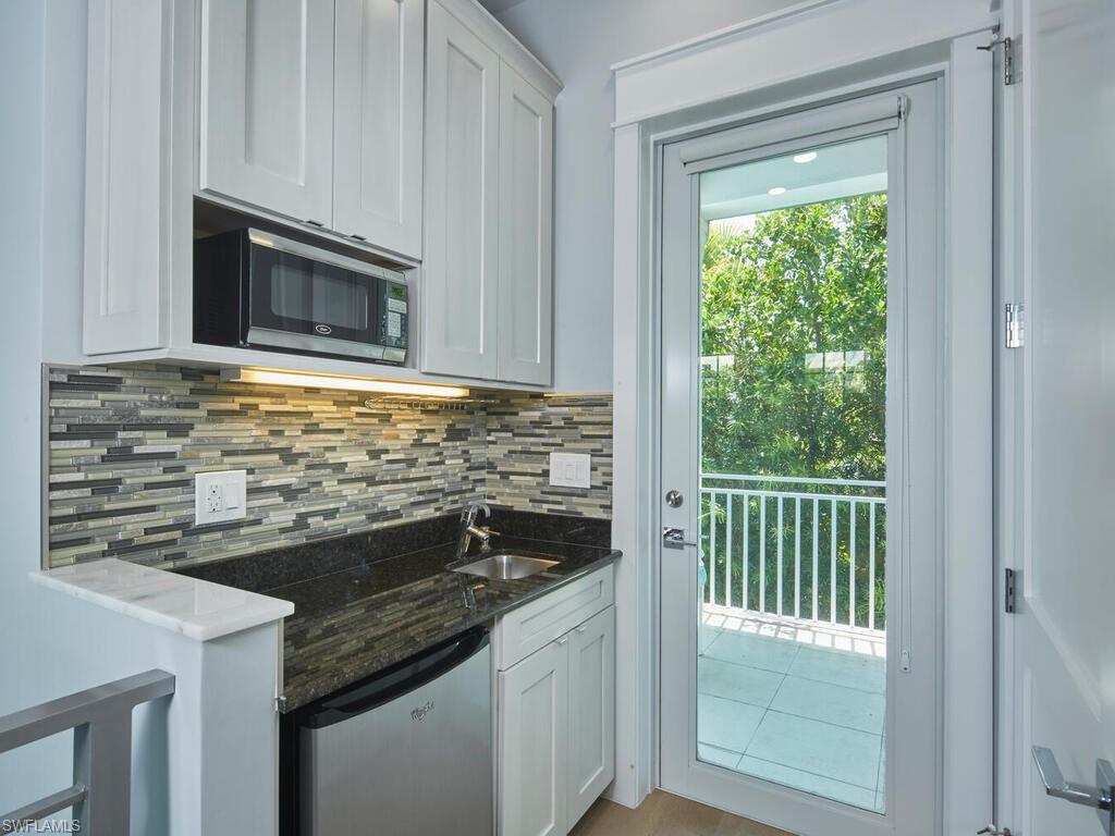 242 2nd AVE S