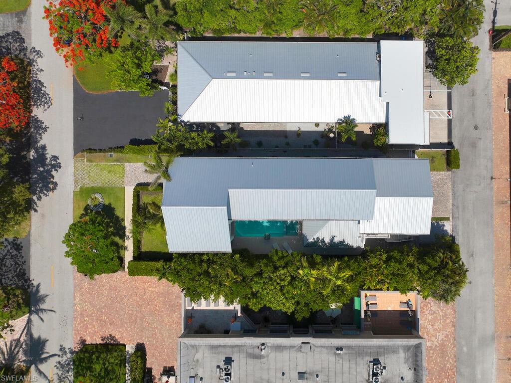 242 2nd AVE S