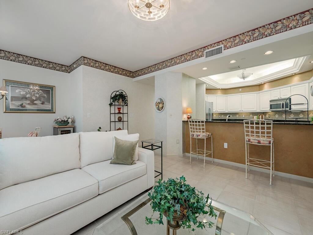 8440 Abbington CIR # D16