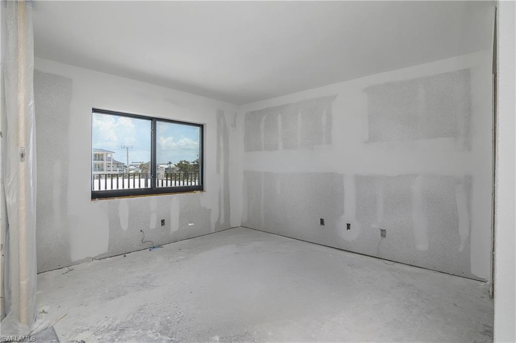 538 Estero BLVD # 102
