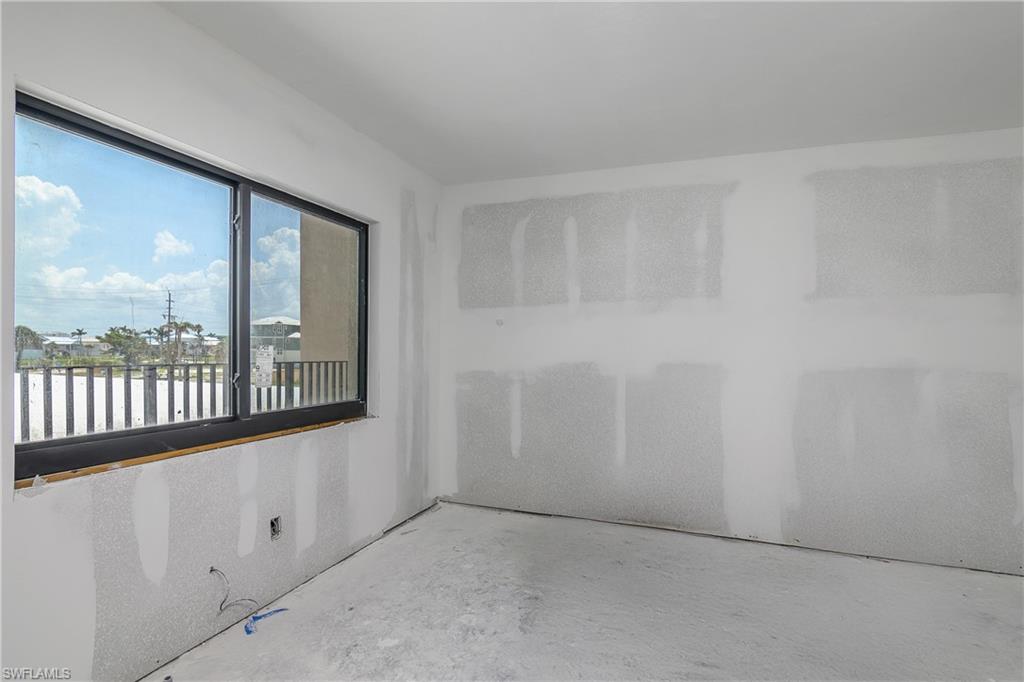538 Estero BLVD # 102