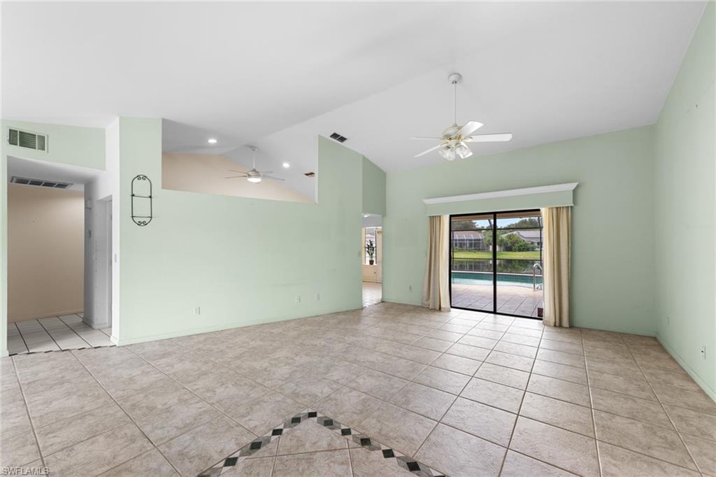 9366 Pineapple RD