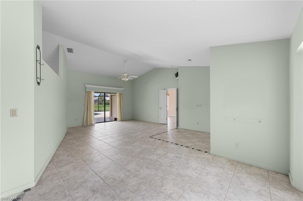 9366 Pineapple RD