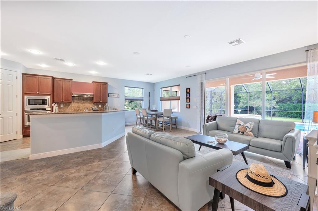 7839 Martino CIR