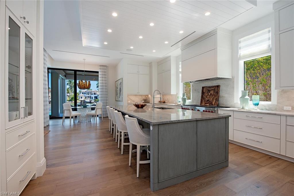 3163 Gin LN