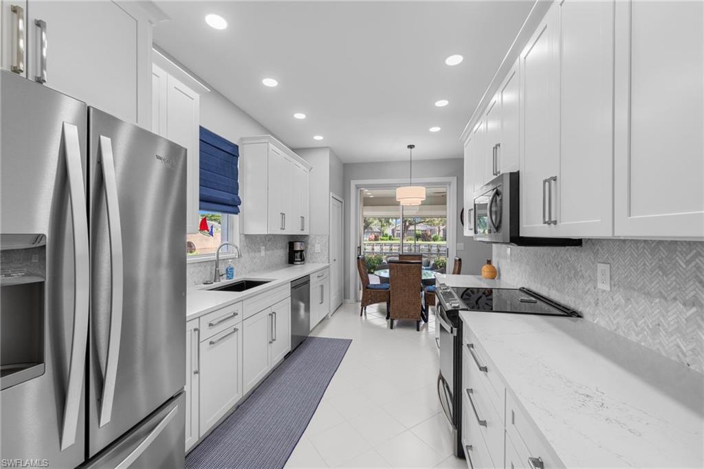 8501 Fairway Bend DR