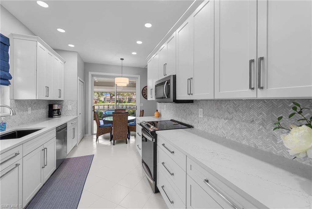 8501 Fairway Bend DR