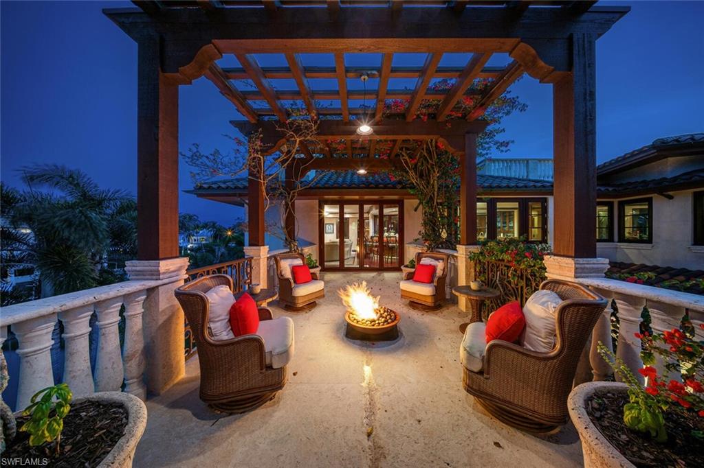 2233 Forrest LN