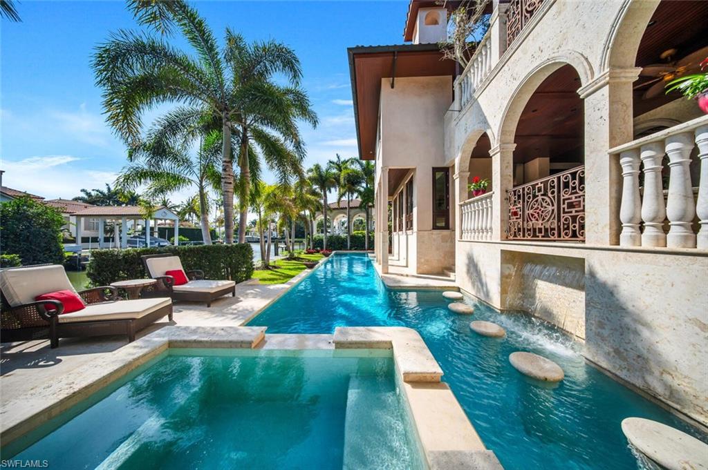 2233 Forrest LN
