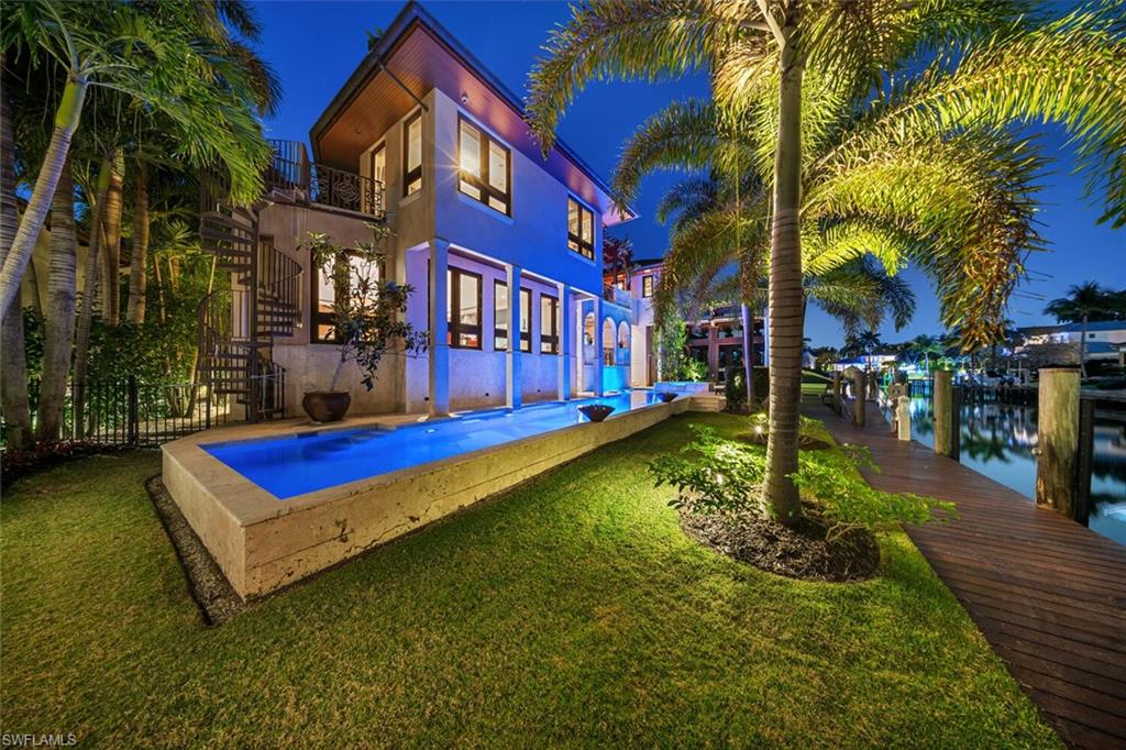 2233 Forrest LN