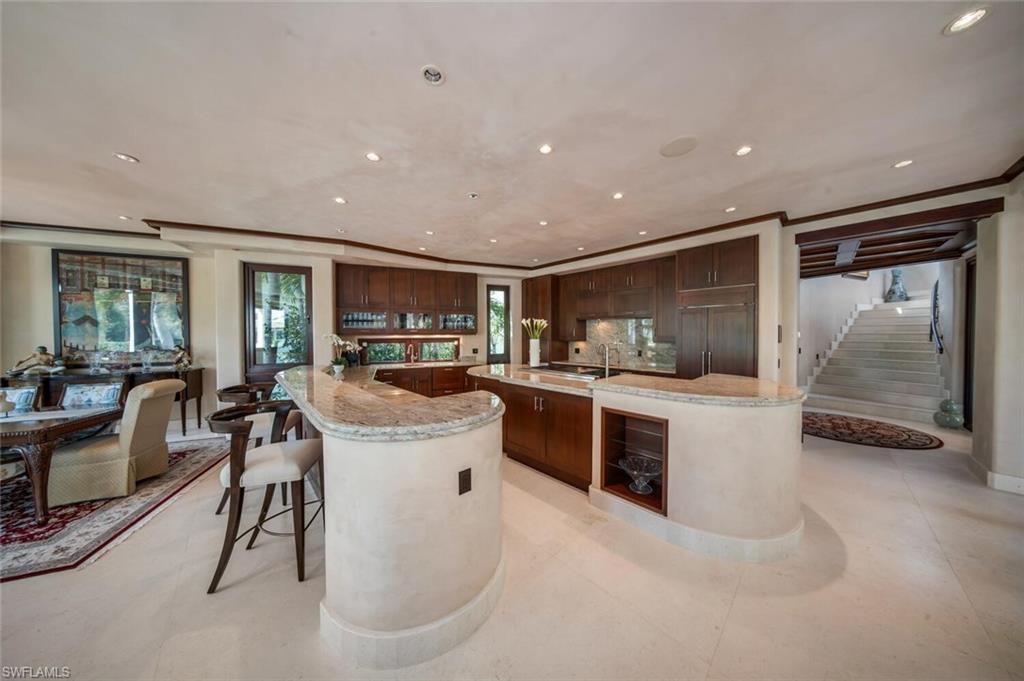 2233 Forrest LN