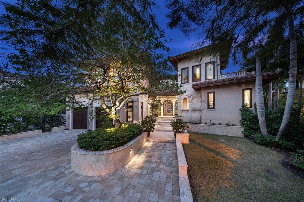 2233 Forrest LN