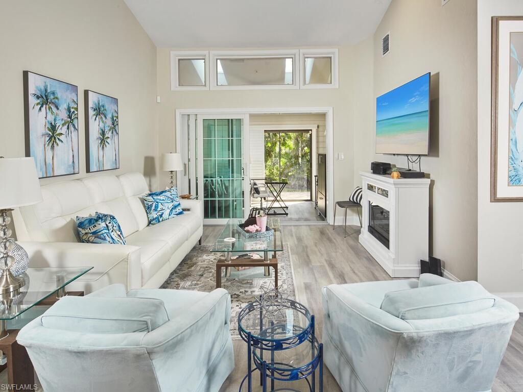 575 Park Shore DR # H2