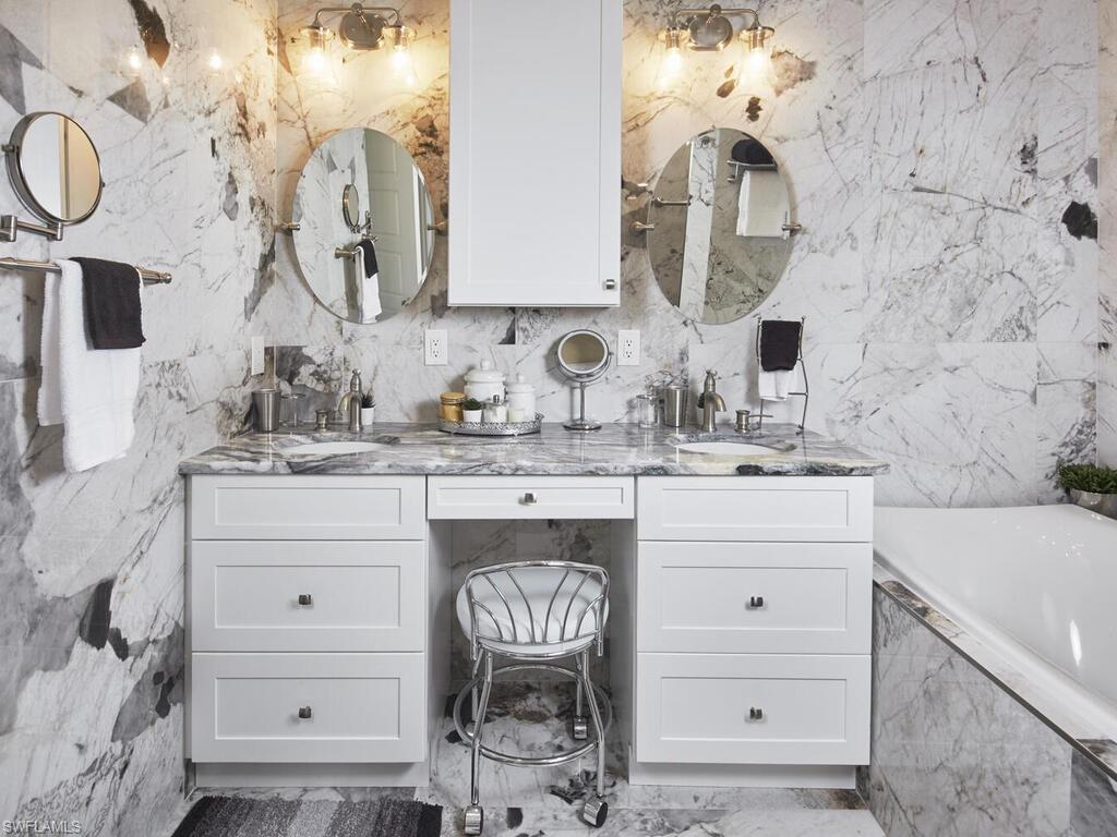 575 Park Shore DR # H2