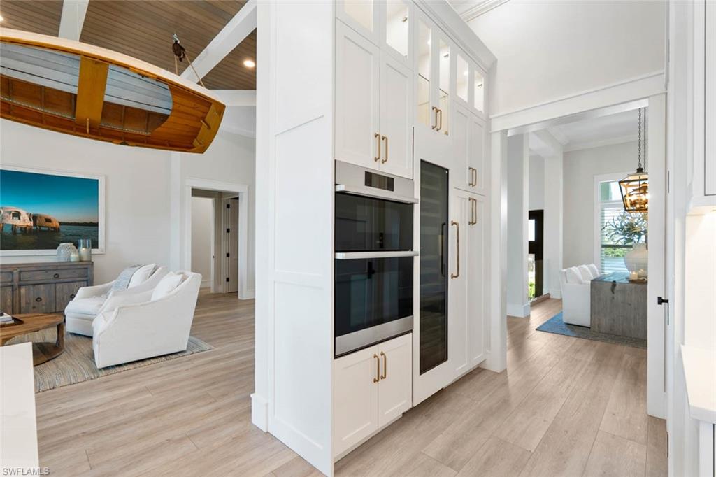 250 6th ST