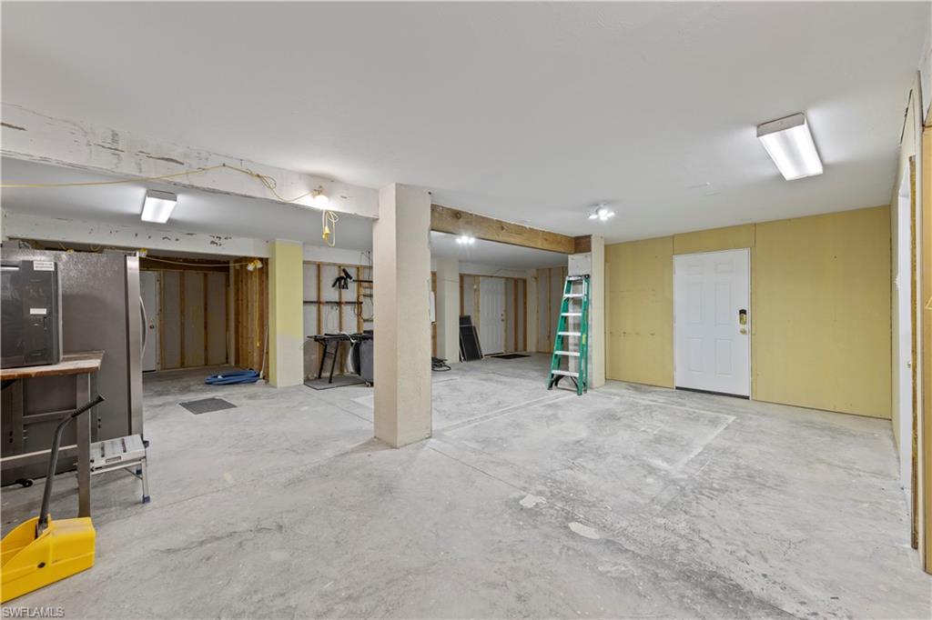 6185 Cocos DR, FORT MYERS