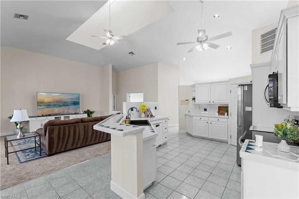 6185 Cocos DR, FORT MYERS