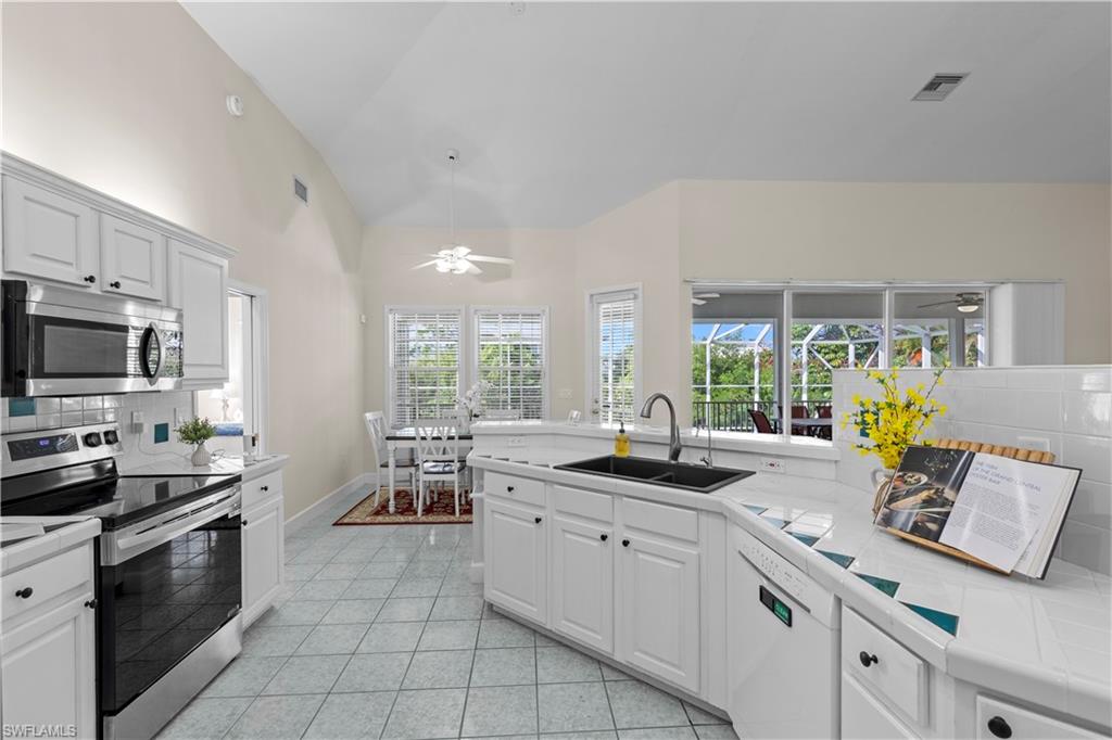 6185 Cocos DR, FORT MYERS