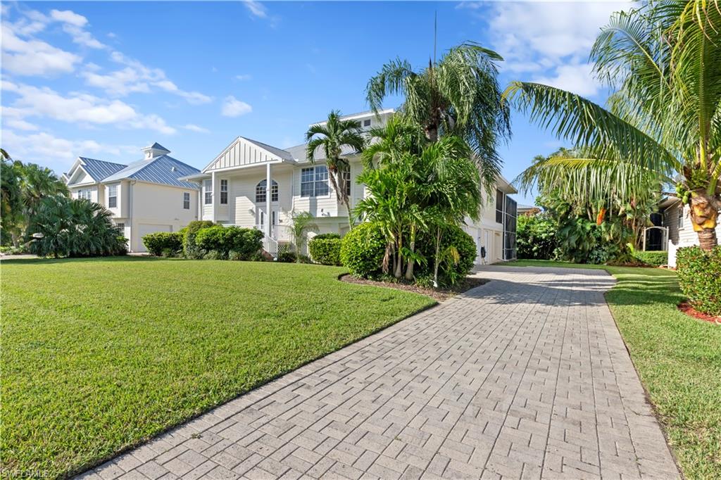 6185 Cocos DR, FORT MYERS
