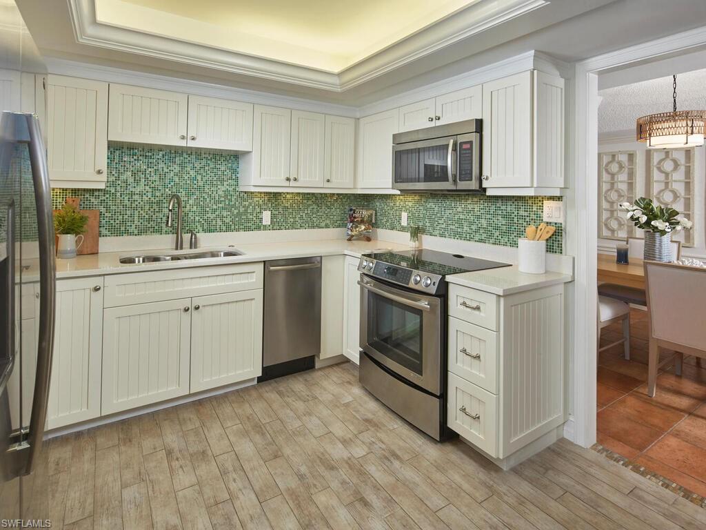 3951 Gulf Shore BLVD N # 201, NAPLES Unit: 201