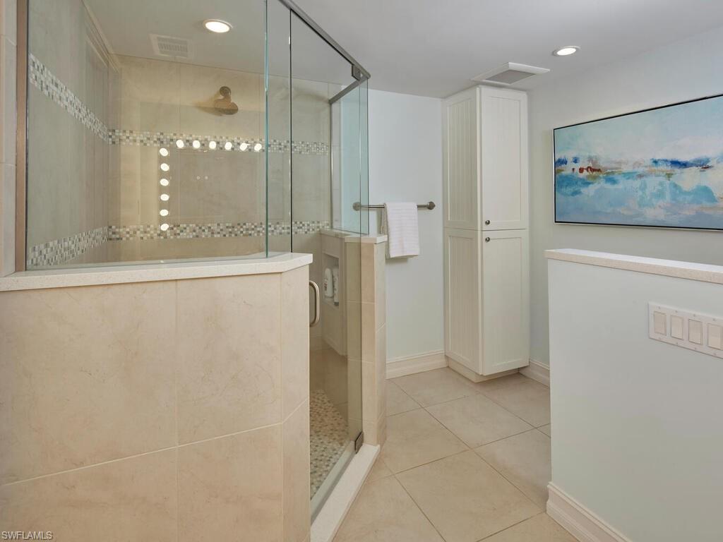 3951 Gulf Shore BLVD N # 201, NAPLES Unit: 201