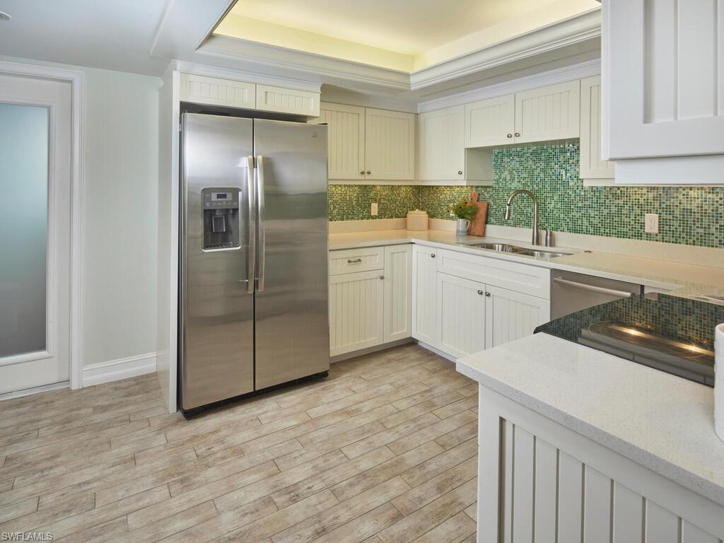 3951 Gulf Shore BLVD N # 201, NAPLES Unit: 201