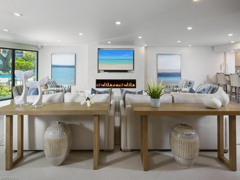 3951 Gulf Shore BLVD N # 201, NAPLES Unit: 201