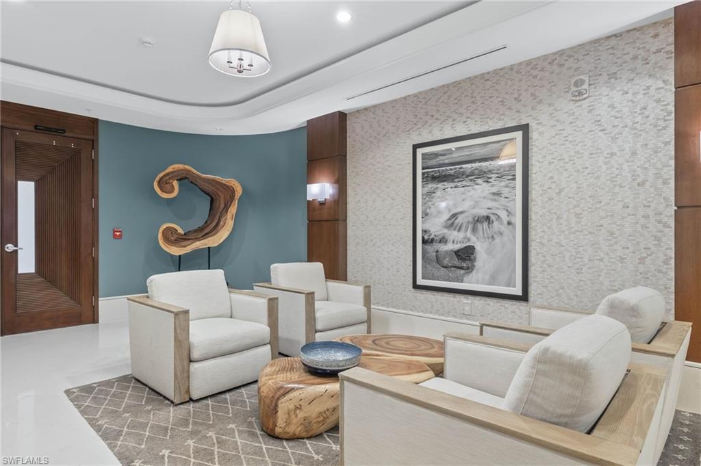 285 GRANDE WAY # 404