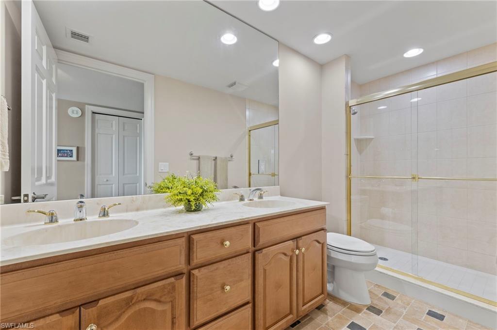 285 GRANDE WAY # 404