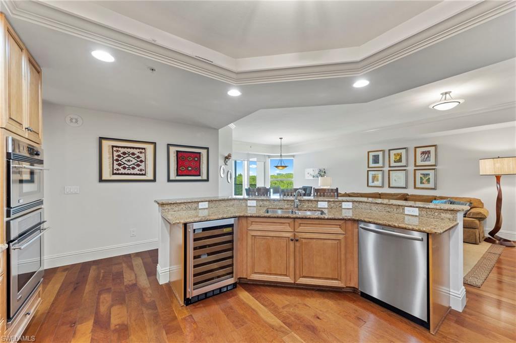 285 GRANDE WAY # 404