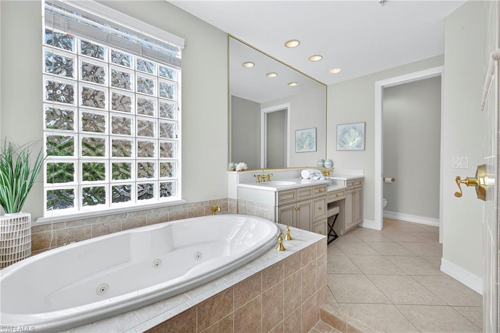 2850 TIBURON BLVD E # 101