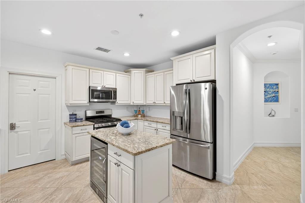 2850 TIBURON BLVD E # 101